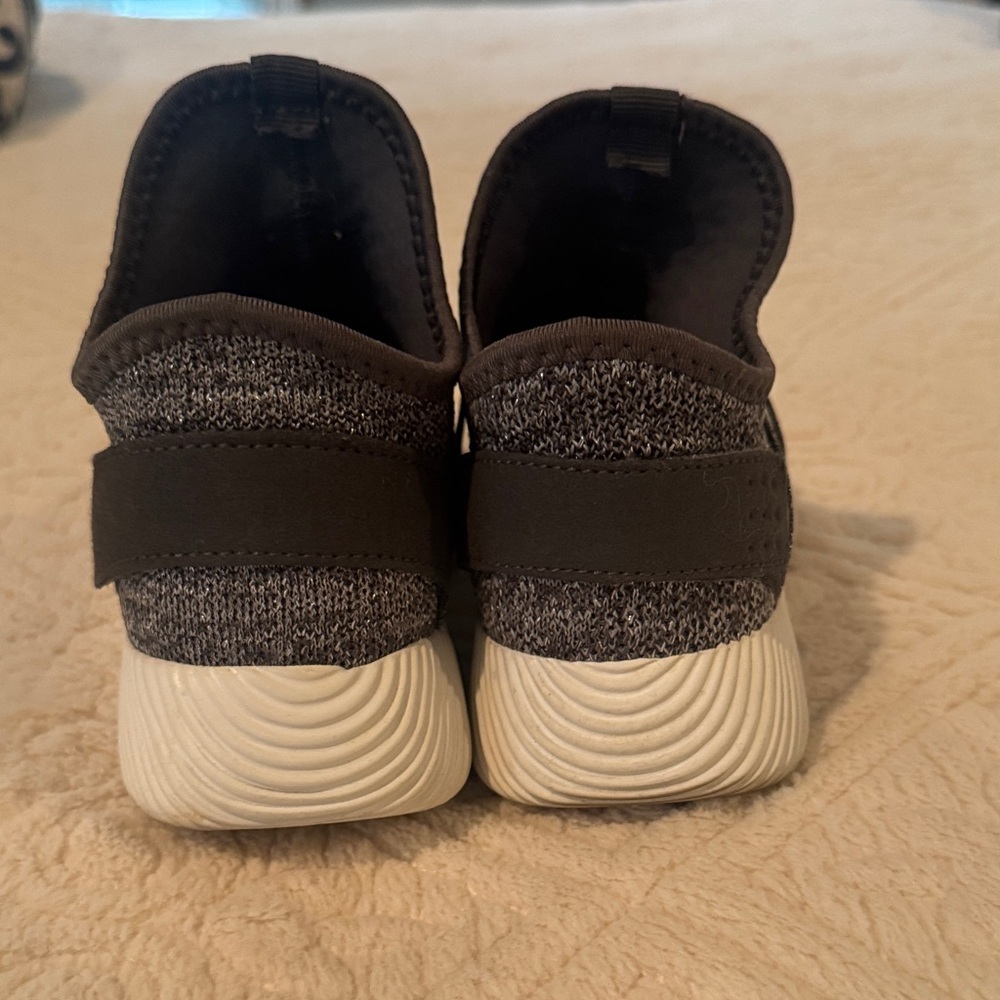 Black and Gray Sneakers - Picture 4 of 6